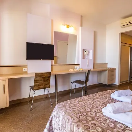 Irini Hotel 4*