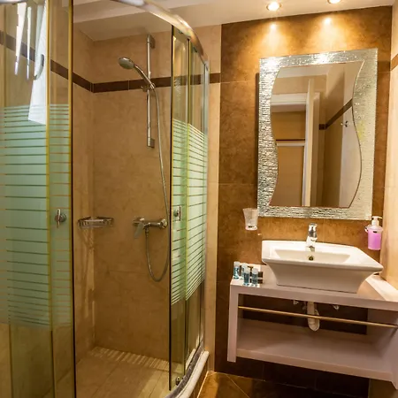 Ξενοδοχείο Irini 4*