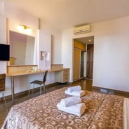 Irini 4*