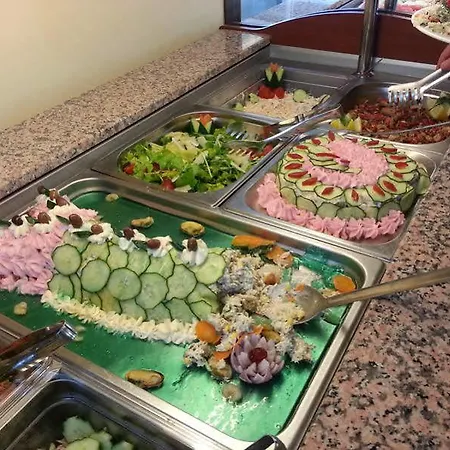 Отель Irini 4*