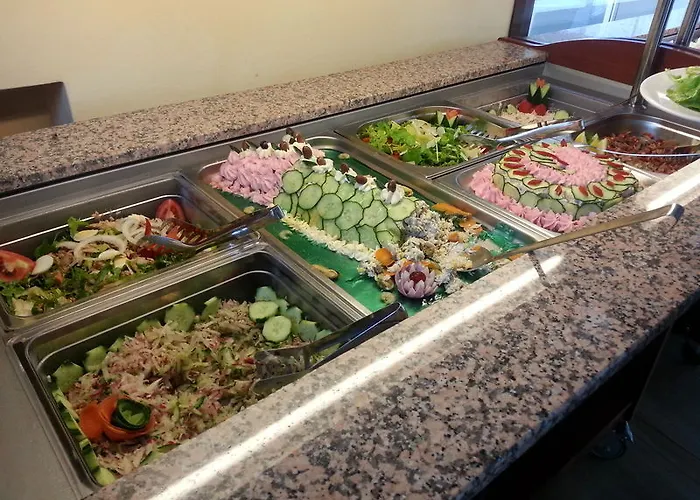 依蕊妮酒店 4* 奇波斯阿费提