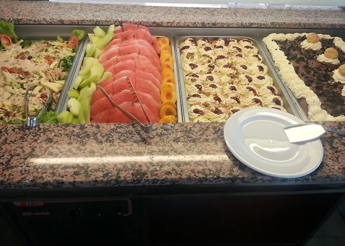 依蕊妮酒店 4* 奇波斯阿费提